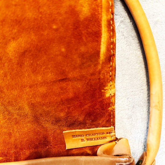 SHOULDER BAG, LEATHER, HANDMADE WITH HAND CUT FRINGE & HIDDEN-END BRAID, 9 ¼ x 9 - Picture 9 of 10